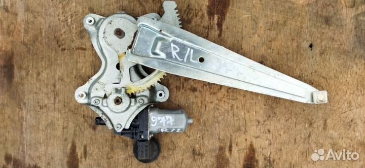 Стеклоподъемник задний левый Toyota Land Cruiser