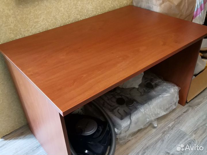 Письменный стол