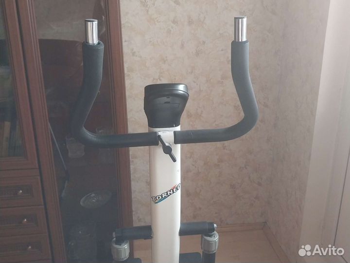 Эллиптический тренажер torneo