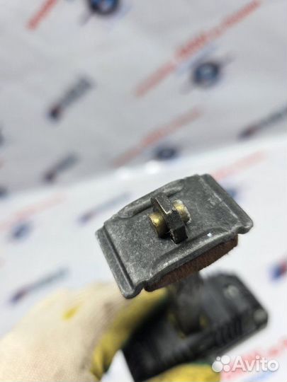 Ограничитель двери передний Bmw X5 E53 M54B30 2004