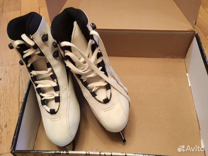 Коньки для фигурного катания roces