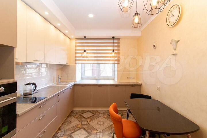 2-к. квартира, 60 м², 2/14 эт.