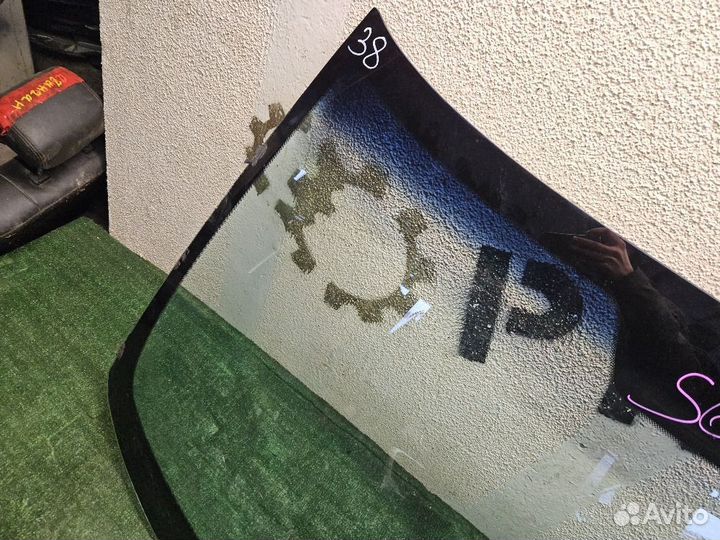 Стекло лобовое на Vovo S60 1 KMK