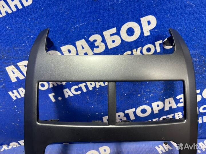 Накладка центральной консоли Chevrolet Aveo T300