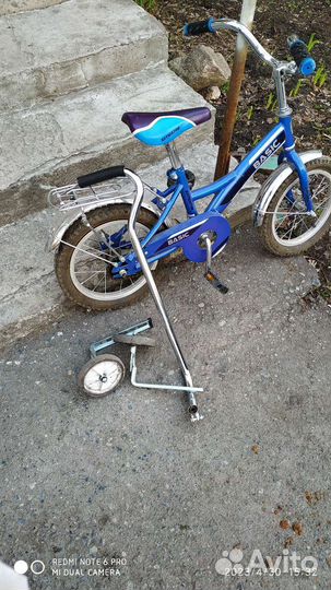 Детский велосипед трехколесный с ручкой бу