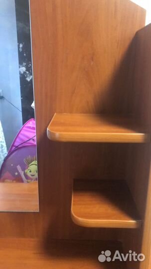 Туалетный столик с зеркалом Коричневый цвет