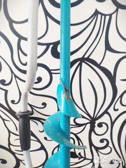 Ящик для зимней рыбалки, бур