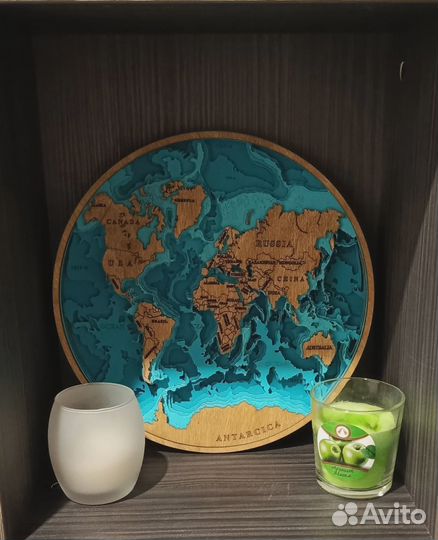Деревянная карта мира