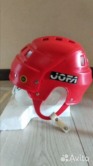 Хоккейный шлем