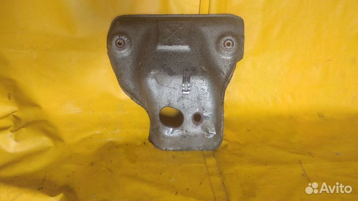 Кожух выпускного коллектора Контрактный Lancer 9