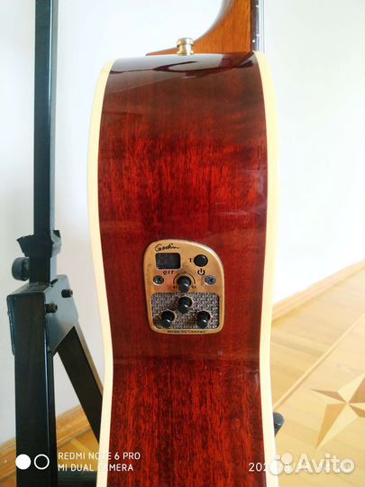 Классическая гитара со звукоснимателем