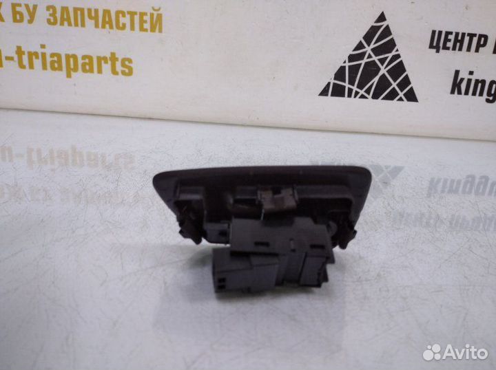 Кнопка стеклоподъемника задняя левая Volvo S90 2