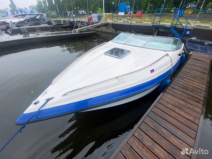 Моторный катер Crownline 225 CCR