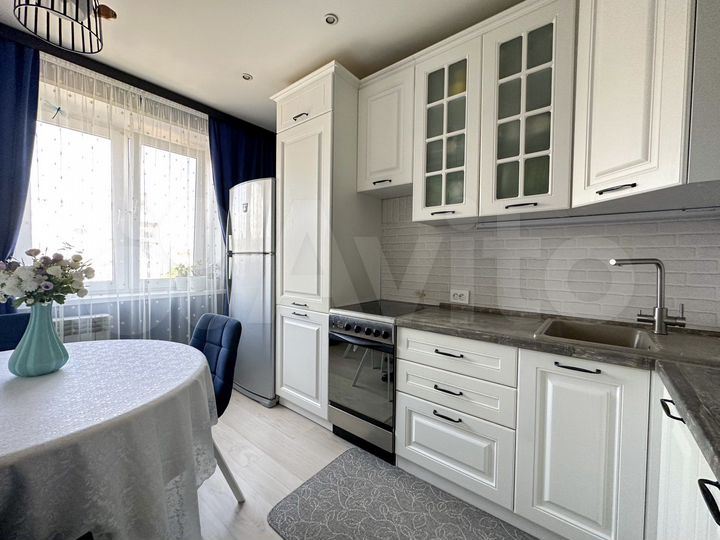 2-к. квартира, 52 м², 8/10 эт.