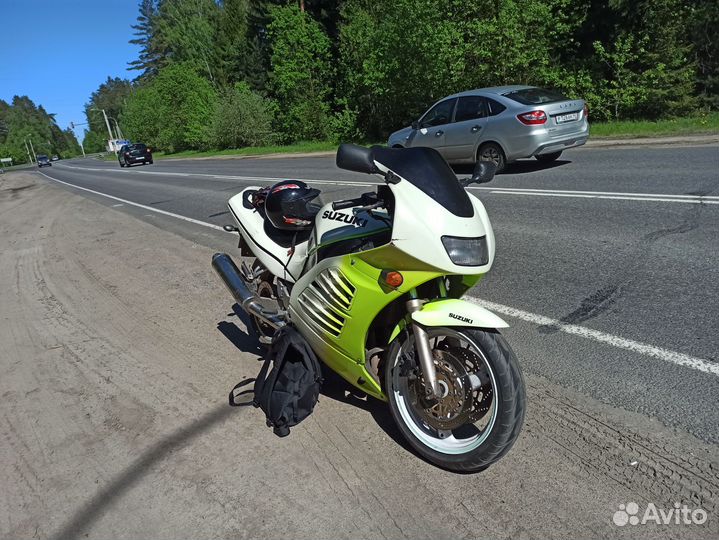 Suzuki RF400 R