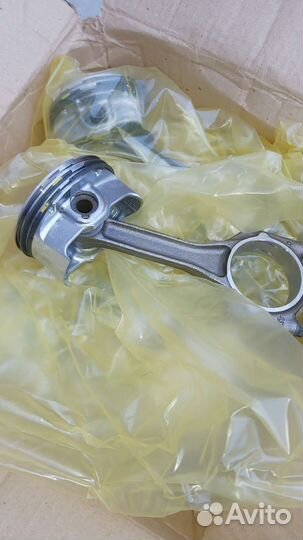 Поршневая в сборе,комплект на 126 мотор