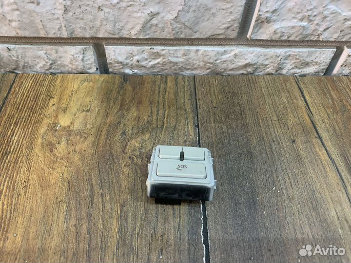 Skoda Karoq Клавиша аварийного вызова