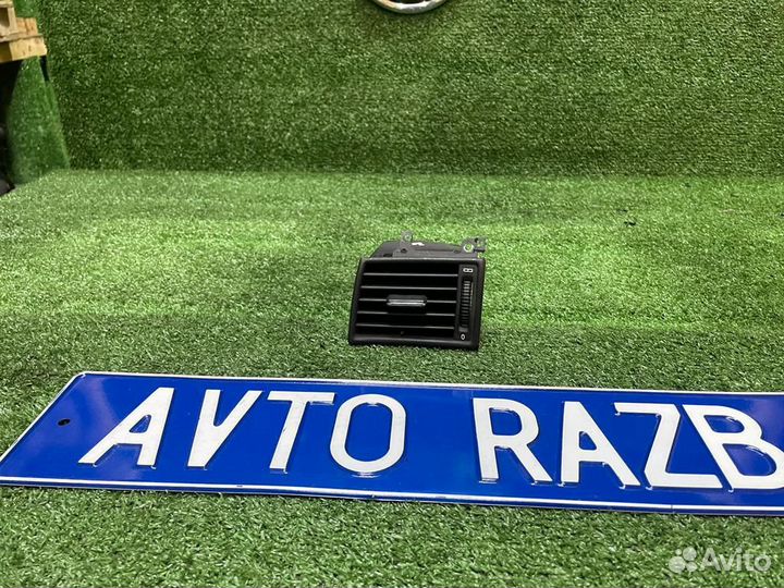 Дефлектор воздуховод на Мерседес w202