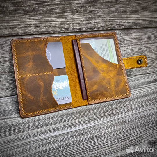 Обложка на паспорт и документы из натуральной кожи