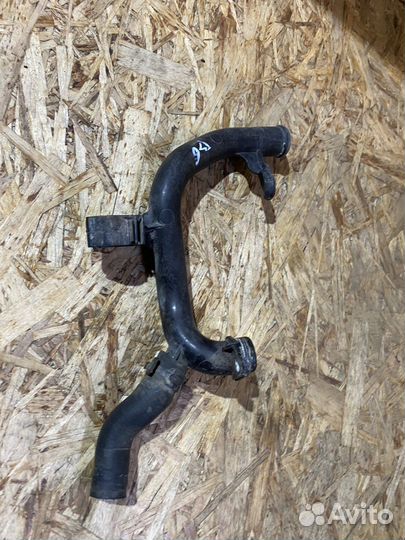 Патрубок системы охлаждения VW Passat B6 B7 CC