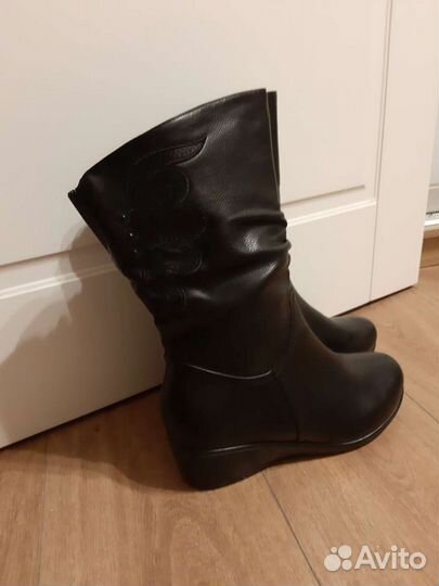 Сапоги осенние новые