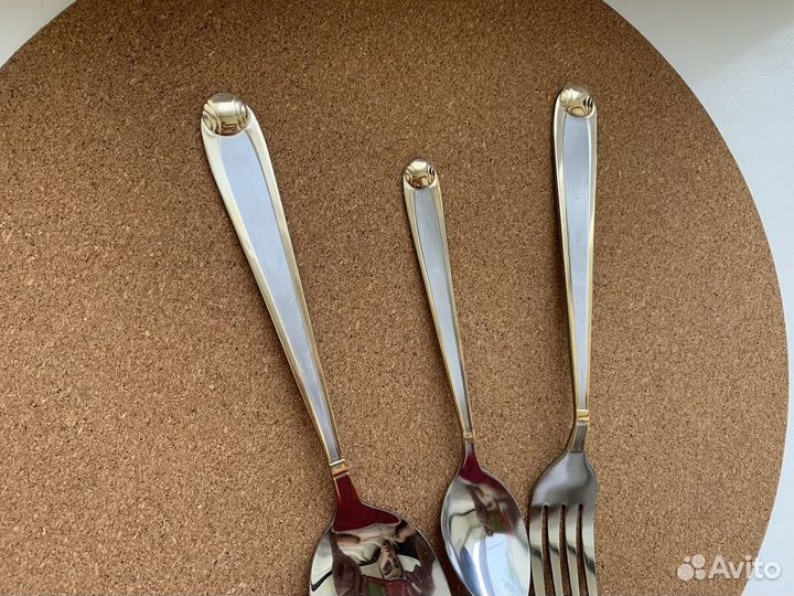 Набор столовых приборов (вилки и ложки)