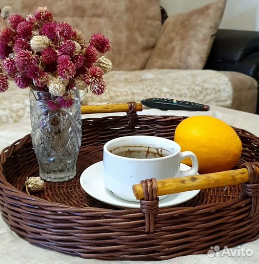 Плетеный поднос с ручками