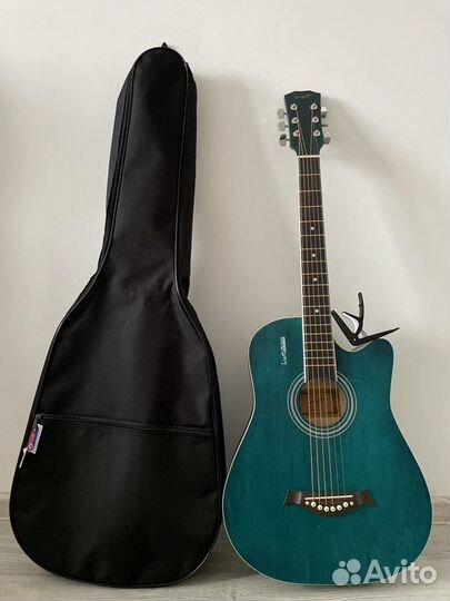 Акустическая гитара