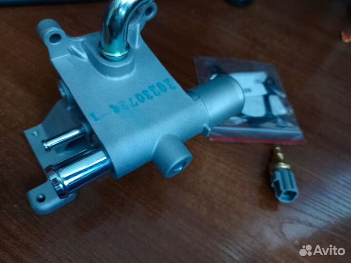 Фланец системы охлаждения Ford Focus 2 1.8 - 2.0