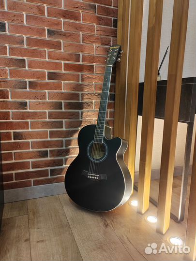 Гитара электроакустическая