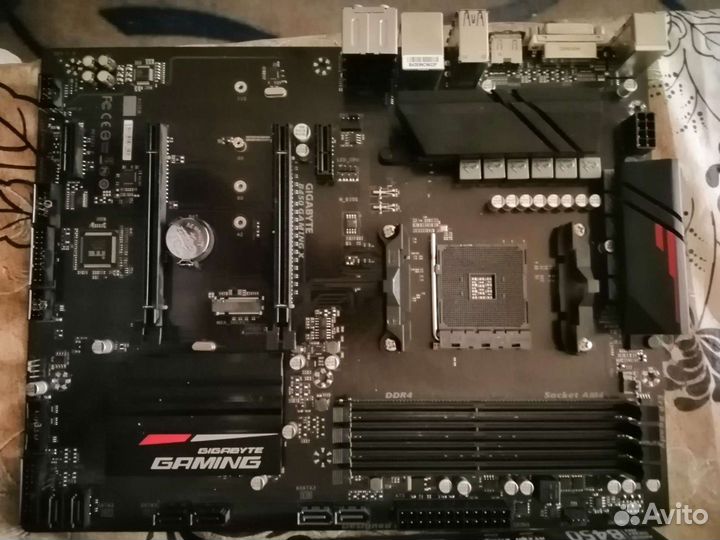 Материнская плата