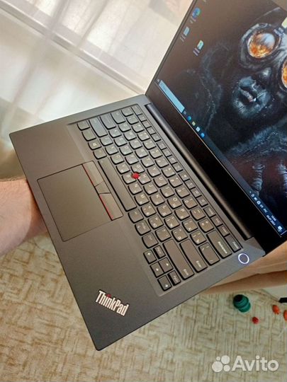 Lenovo ThinkPad IPS/i5 10210u