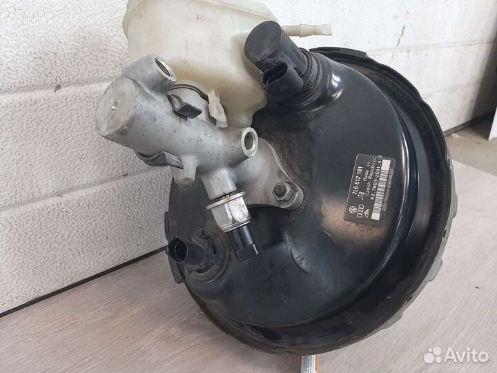 Вакуумный уселитель Volkswagen Tuareg 1