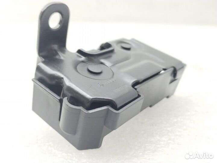 Замок капота правый Mercedes-Benz Cls-Class W218