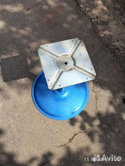 Металлическое подстолье