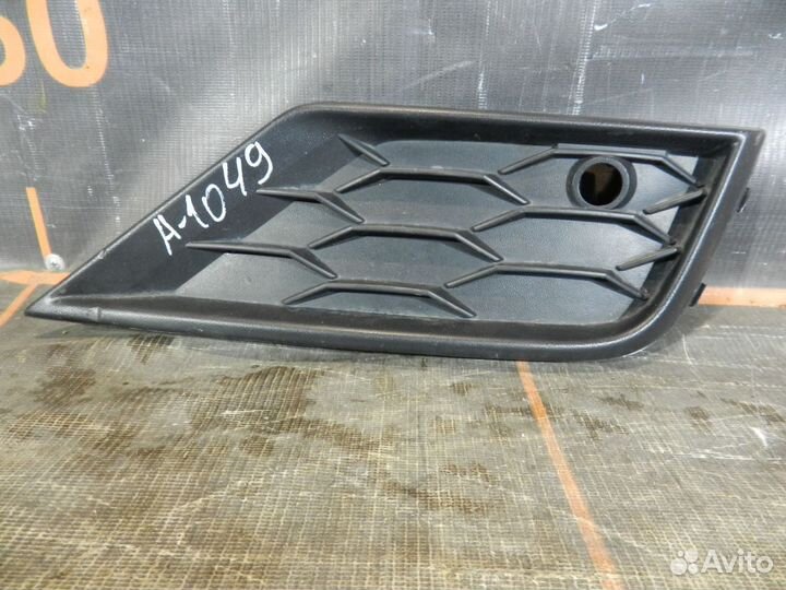 Решетка бампера переднего -Volkswagen Tiguan 2