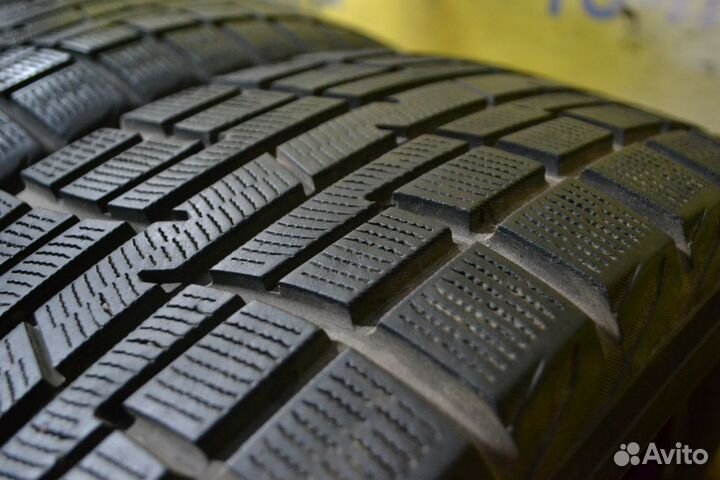 Yokohama Ice Guard IG30 215/60 R16