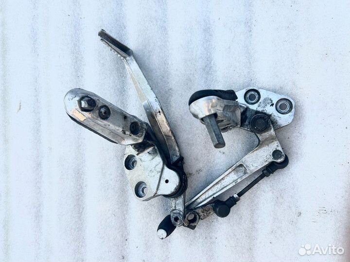 Suzuki V-Strom DL1000 2005 водительские кронштейны