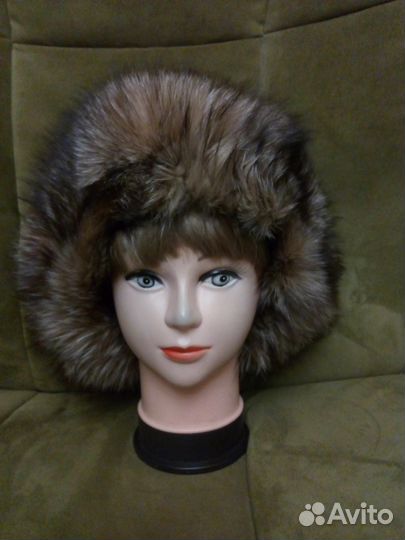 Шапка как у Аллы Пугачёвой. Отторочка - енот Осно