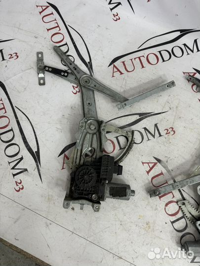 Стеклоподъемник передний правый Opel Astra H