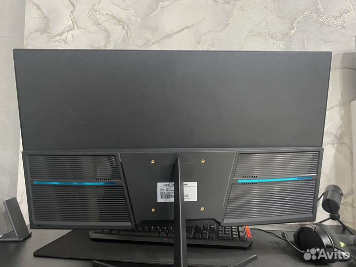 Монитор Viewsonic 27