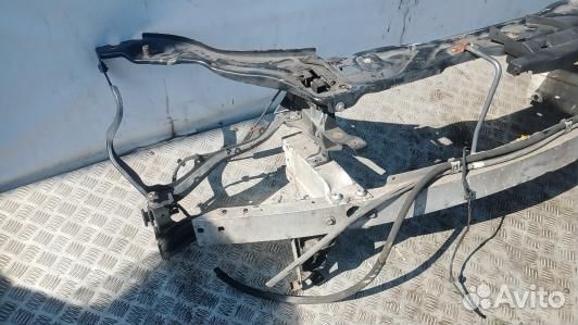 Передняя панель крепления облицовки (телевизор) mercedes benz E-class W212 (8AG11G201)