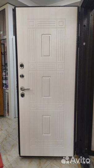 Дверь входная уличная с терморазрывом