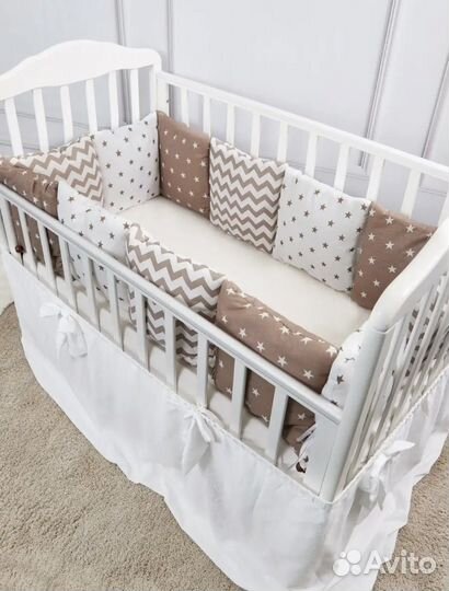 Бортики подушки в кроватку, новые