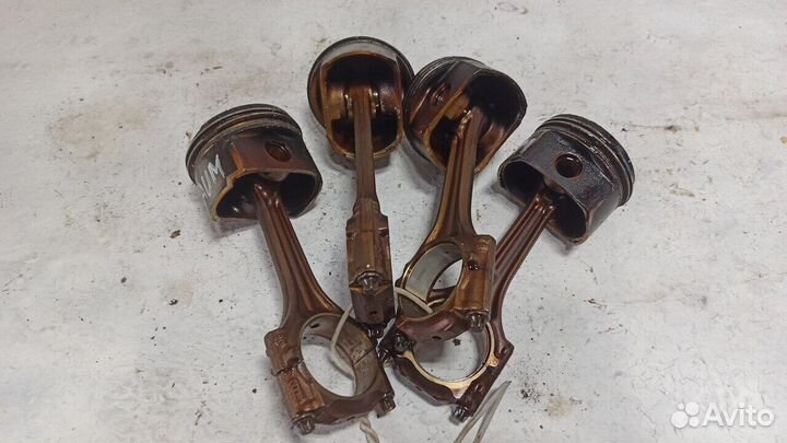 Поршень с шатуном 06B107065N Audi A3 2003-2008г