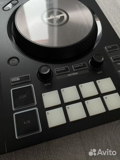 Dj-контроллер NI traktor kontrol S2 MK3