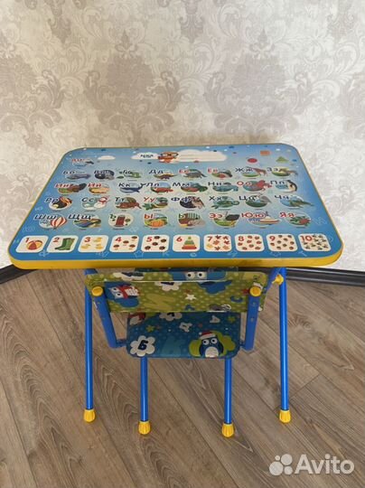 Детский столик со стулом