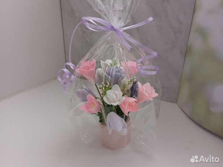 Подарок. Деталь интерьера