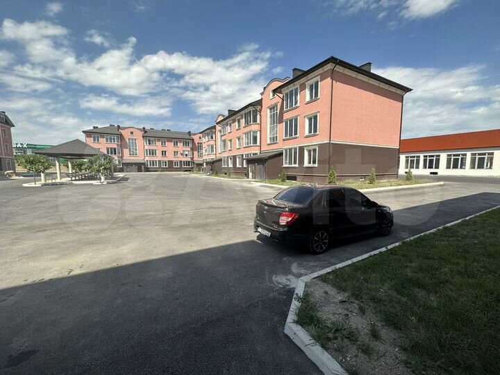 2-к. квартира, 58 м², 1/3 эт.