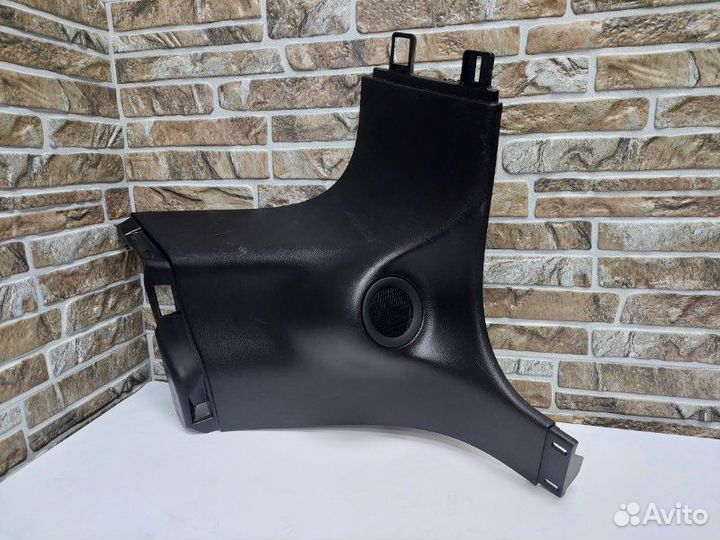 Обшивка багажника левая Jeep Grand Cherokee WK2